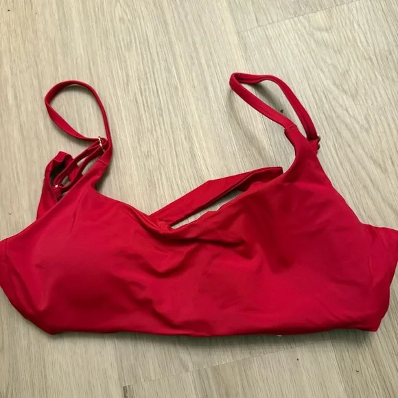Quince Italian Scoop Neck Bikini Top Sz M NEW Cherry - Picture 2 of 3
